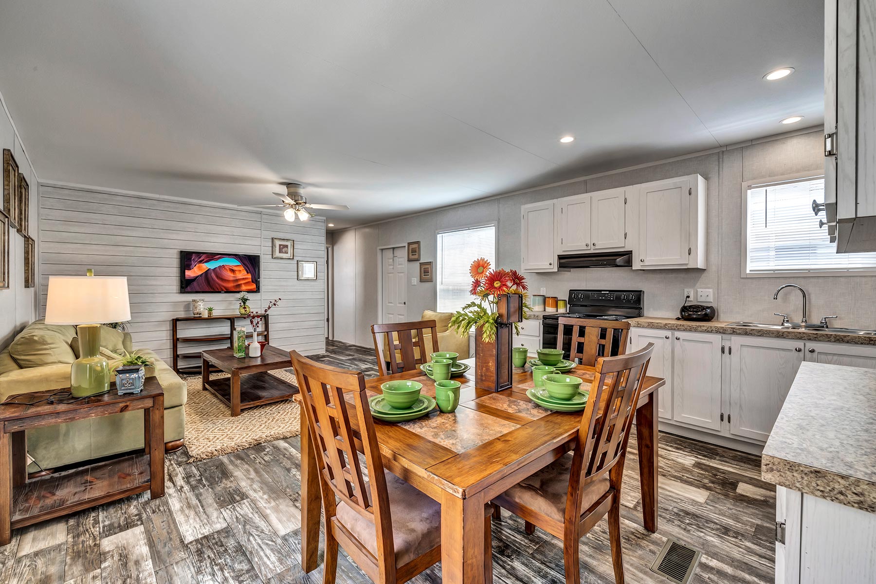 10003 - The Ruger tiny home by Tiny Homes USA