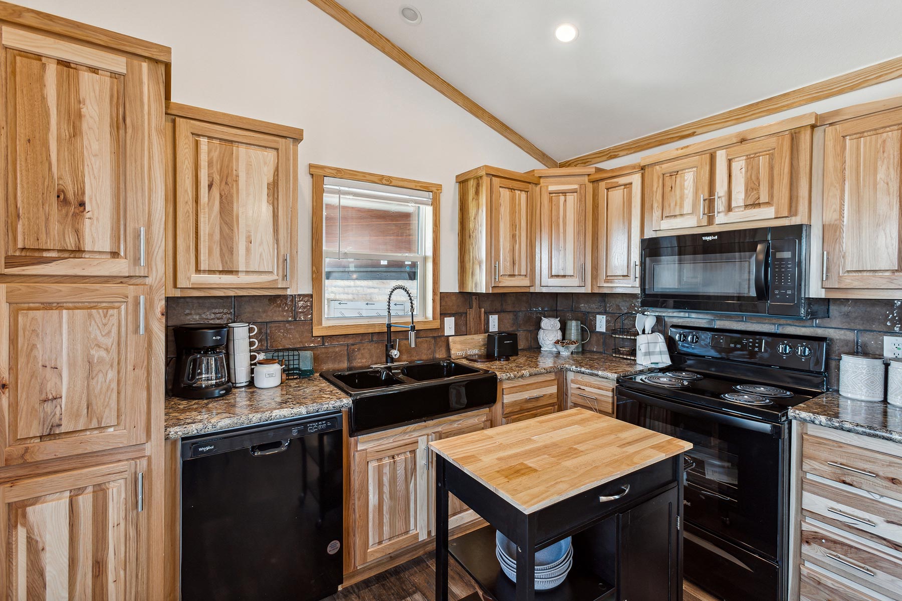 10004 - The Peak tiny home by Tiny Homes USA