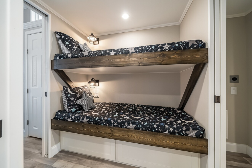 Carberry chariot eagle eagle eg12341a bunks 0805 1 1673903438257 1323 12 - Carberry tiny home by Tiny Homes USA