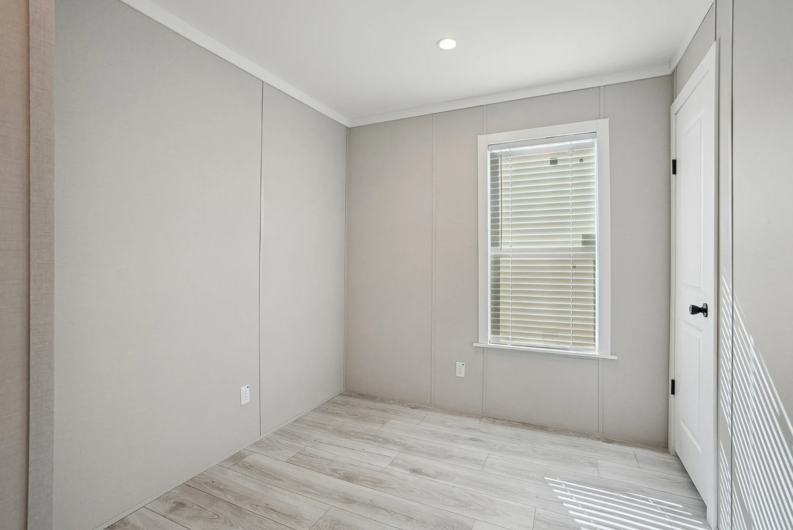 23 4120 W Wall St Model 1 HS1676A Midland TX 79703 WindowStill 23onj - The Birch tiny home by Tiny Homes USA